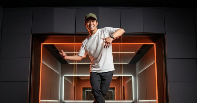 ブレイクダンスのステップしている男性